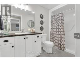 41 LOWRIE CRESCENT - 25