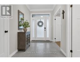 41 LOWRIE CRESCENT - 4