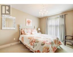 7 OTTERVIEW DRIVE - 23