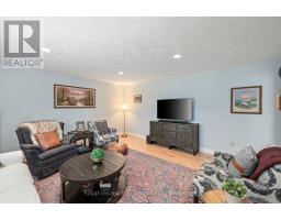 29 WOODSIDE DRIVE - 9