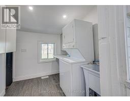 203 TALBOT STREET S - 27