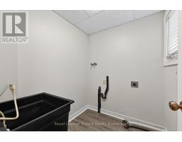 157 STANLEY STREET N - 19