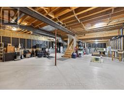 157 STANLEY STREET N - 32