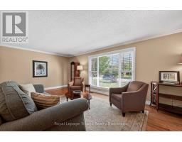 157 STANLEY STREET N - 9