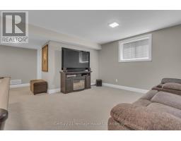 18 THOMPSON COURT - 38