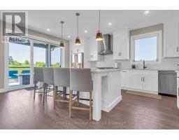 18 THOMPSON COURT - 6