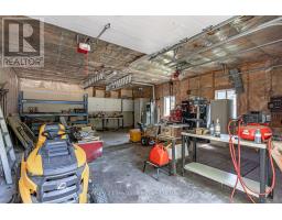 694 QUEEN STREET - 35