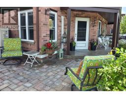 25 - 20 HURON STREET N - 1