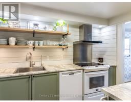 25 - 20 HURON STREET N - 12