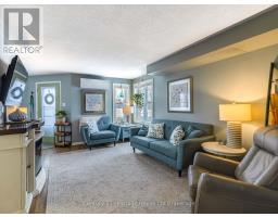 25 - 20 HURON STREET N - 15