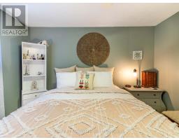 25 - 20 HURON STREET N - 24