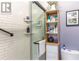 25 - 20 HURON STREET N - 29