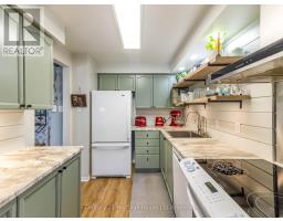 25 - 20 HURON STREET N - 9