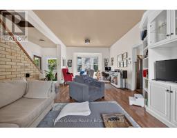 445 VINCENT STREET - 8