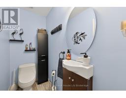 12 JUBILEE PLACE - 20