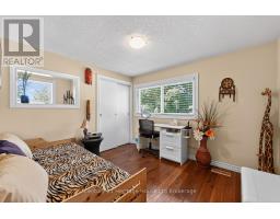 12 JUBILEE PLACE - 22