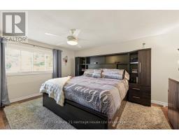 12 JUBILEE PLACE - 23