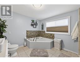 12 JUBILEE PLACE - 26