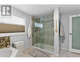 12 JUBILEE PLACE - 28