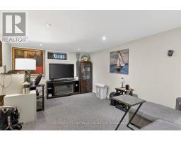 12 JUBILEE PLACE - 30