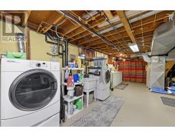12 JUBILEE PLACE - 32