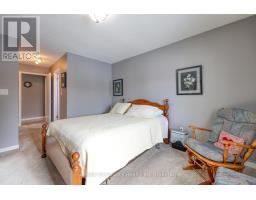 33 WILKINS CRESCENT - 16