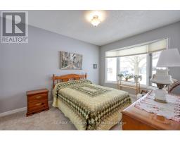 33 WILKINS CRESCENT - 20