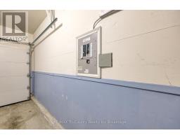 33 WILKINS CRESCENT - 25