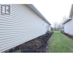 33 WILKINS CRESCENT - 32