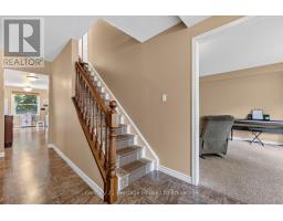 27 SIOUX CRESCENT - 10