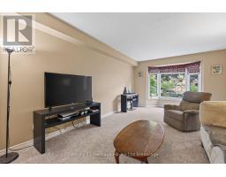 27 SIOUX CRESCENT - 13