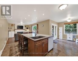 27 SIOUX CRESCENT - 18