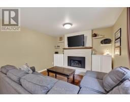27 SIOUX CRESCENT - 22