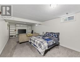 27 SIOUX CRESCENT - 34