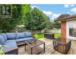 27 SIOUX CRESCENT - 40