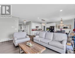 18 CROCUS AVENUE - 9