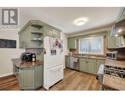 138 LYNDALE CRESCENT - 14