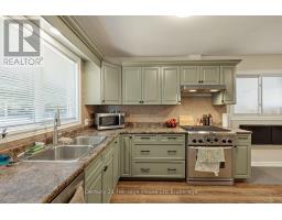138 LYNDALE CRESCENT - 18
