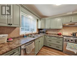 138 LYNDALE CRESCENT - 19