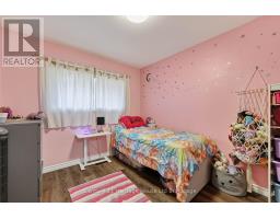 138 LYNDALE CRESCENT - 24