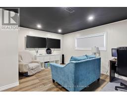 138 LYNDALE CRESCENT - 26
