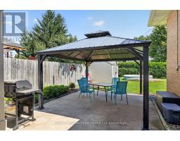 138 LYNDALE CRESCENT - 31