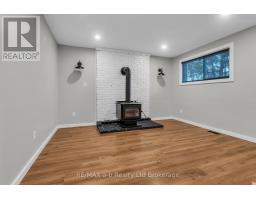 21 PEGGY AVENUE - 16
