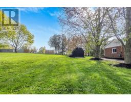 21 PEGGY AVENUE - 27