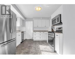 21 PEGGY AVENUE - 5