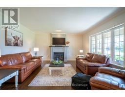 4 OTTERVIEW DRIVE - 10