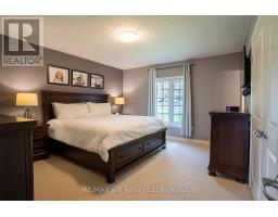 4 OTTERVIEW DRIVE - 19