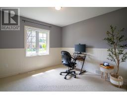 4 OTTERVIEW DRIVE - 22