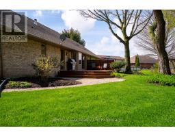 4 OTTERVIEW DRIVE - 6