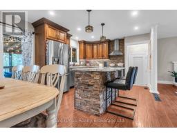 9 STRATHCONA DRIVE - 7